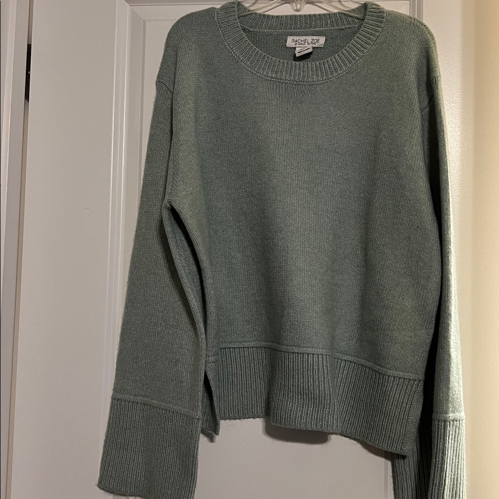 Green sweater EUC - Picture 5 of 6